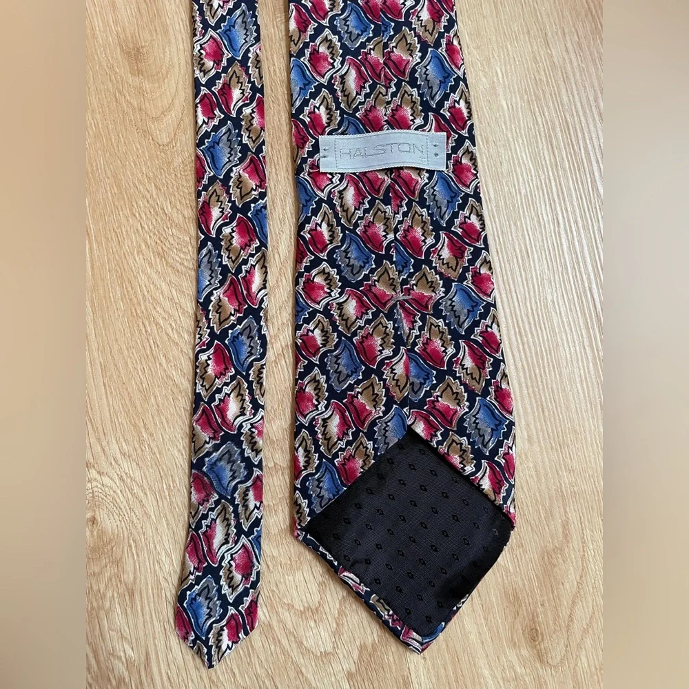 Halston 100% Italian silk tie black blue red